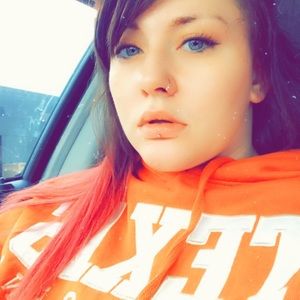 Meet your Posher, Cortney